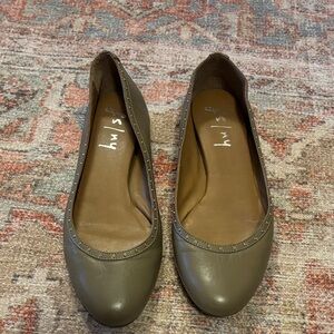 French Sole New York Flats - 8.5